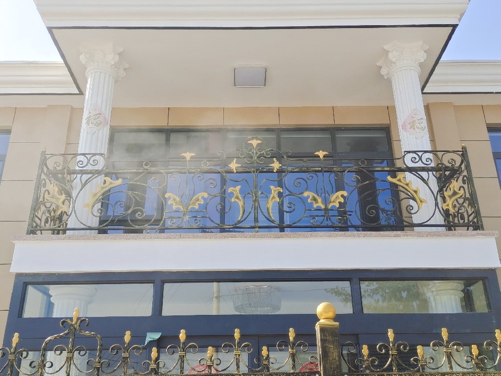 阳台铁艺栏杆